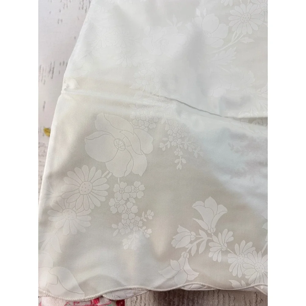 Vintage Deluxe Quality Vinyl Tablecloth Flannel Backed Floral Cream 52x90 New